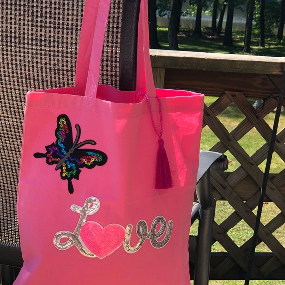 Beach Totes - Picture 4 of 8